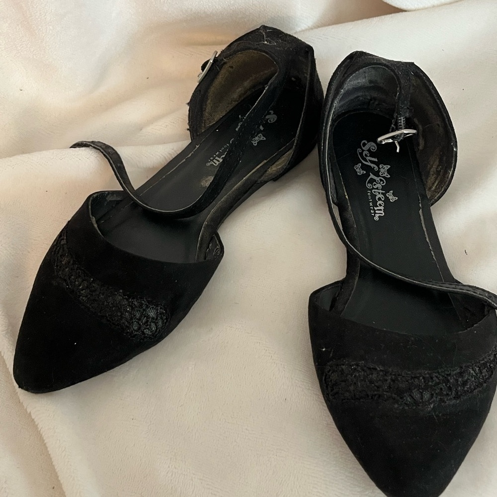Black Pointed Toe Flats